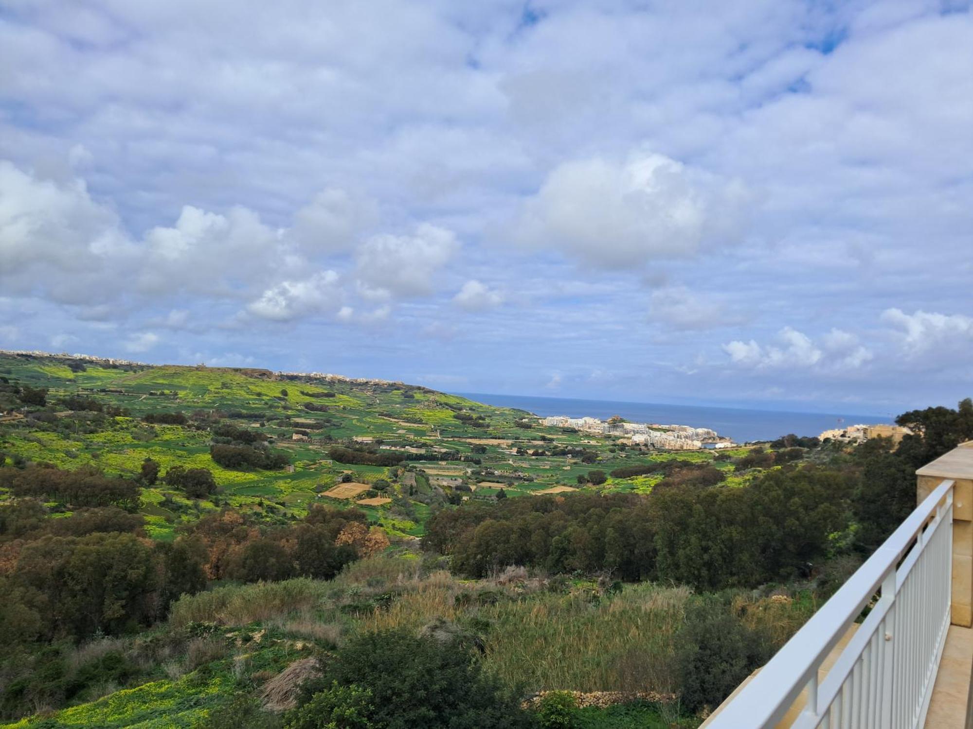 Cliff Edge Apartment In Xaghra Exterior photo
